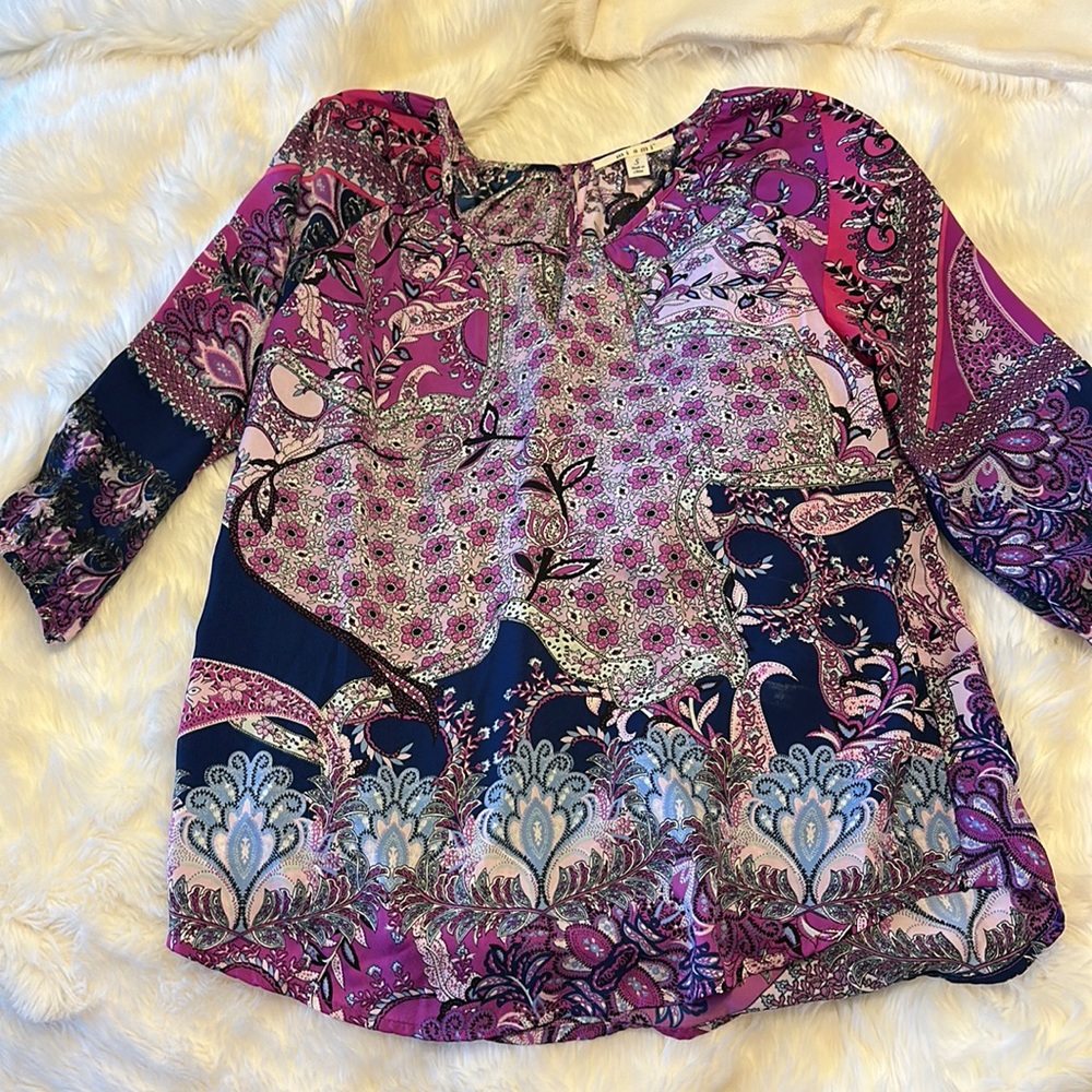 Francesca’s Women’s blouse
